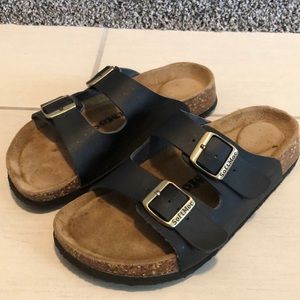 Softmoc Black Slide Sandals